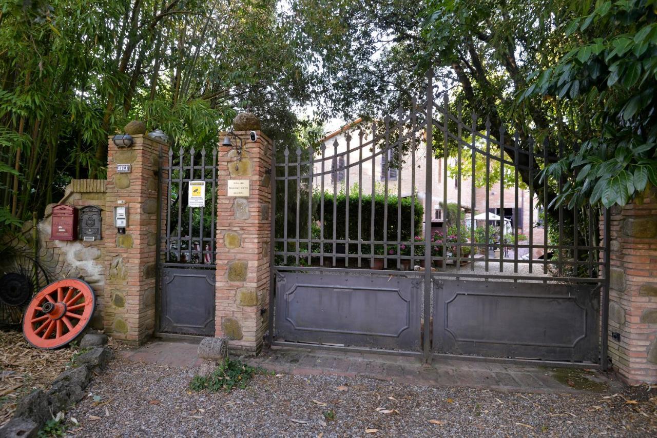 Loft In Antico Mulino Apartment Isola d'Arbia Bagian luar foto